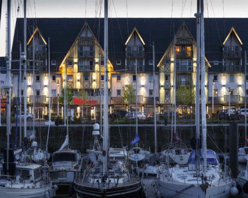 https://www.accorhotels.com/0795