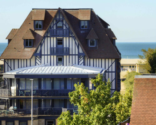 https://all.accor.com/B4Q8